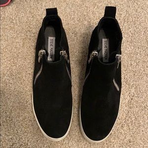 Gently used Black Steve Madden Wedge Sneakers